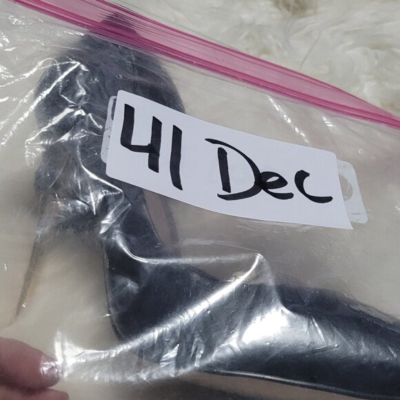 Aldo Women's Black Leather Pointed Toe High Gold Plated Heel Pump Shoe Size 7.5 - Picture 10 of 10